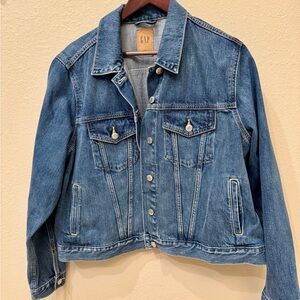 GAP Women’s Oversized Trucker Jean Jacket